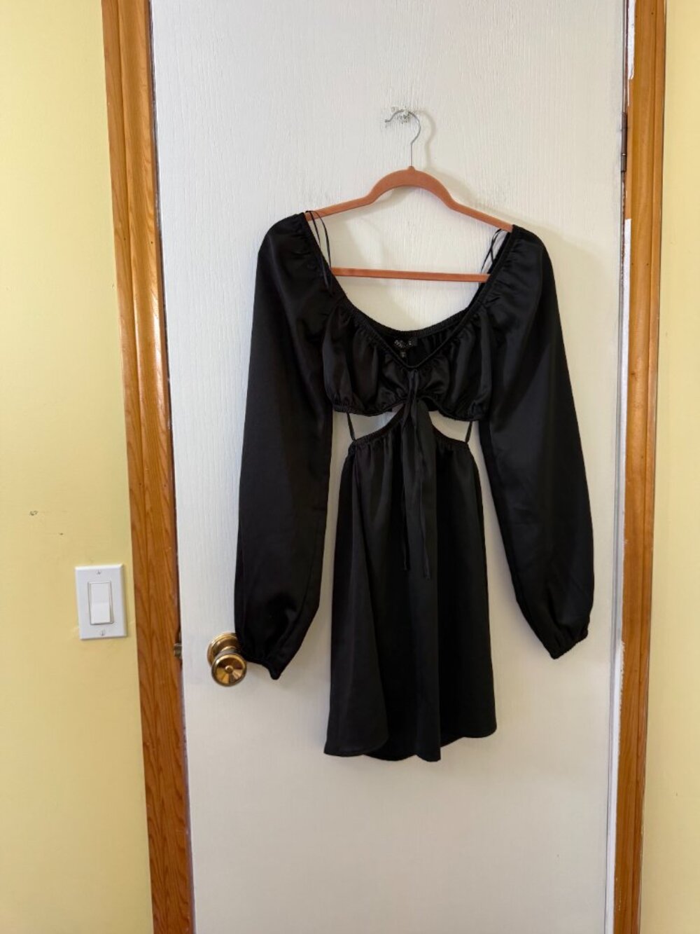 NWT Dynamite Black Cutout Long Sleeve Mini Dress Size XXS - Picture 2 of 5